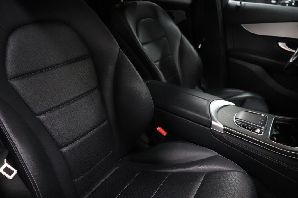 2020 Mercedes-Benz GLC-Class Image 21