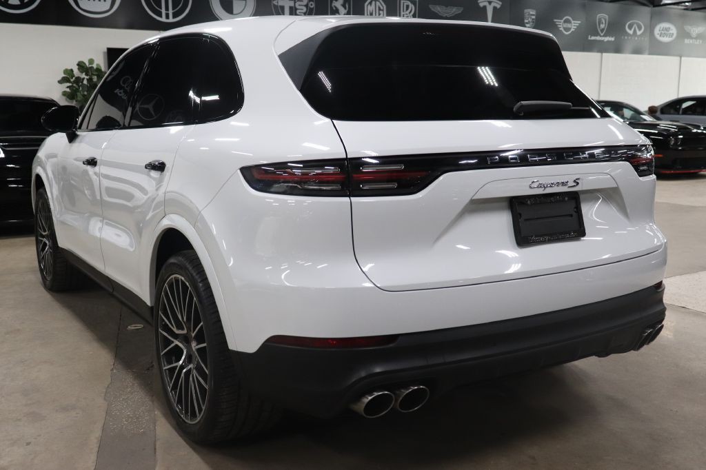 2019 Porsche Cayenne Image 3