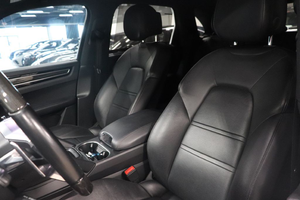 2019 Porsche Cayenne Image 12