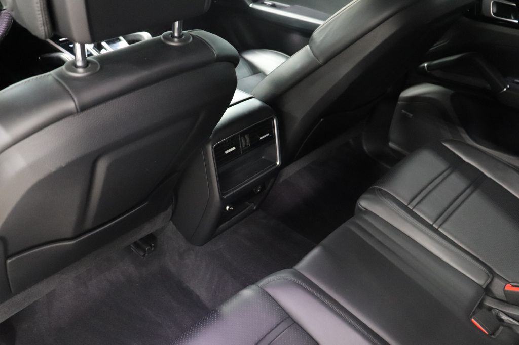 2019 Porsche Cayenne Image 21