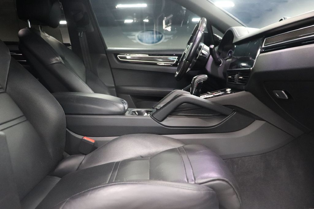 2019 Porsche Cayenne Image 30