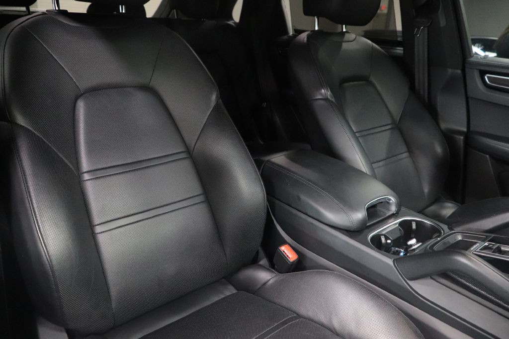 2019 Porsche Cayenne Image 32