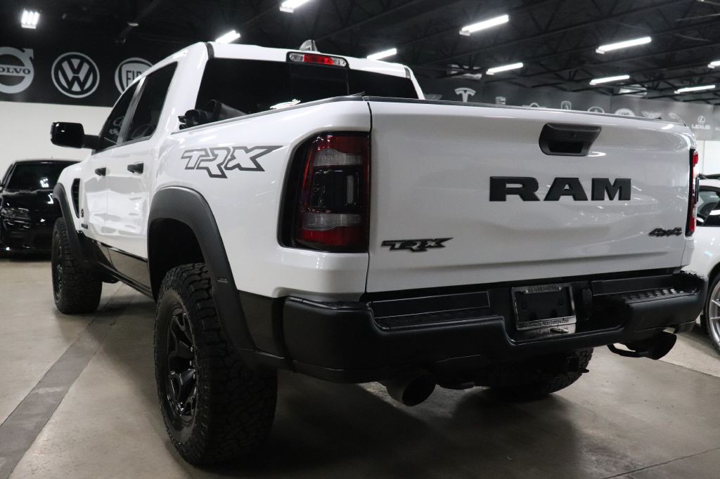 2022 RAM 1500 Image 3