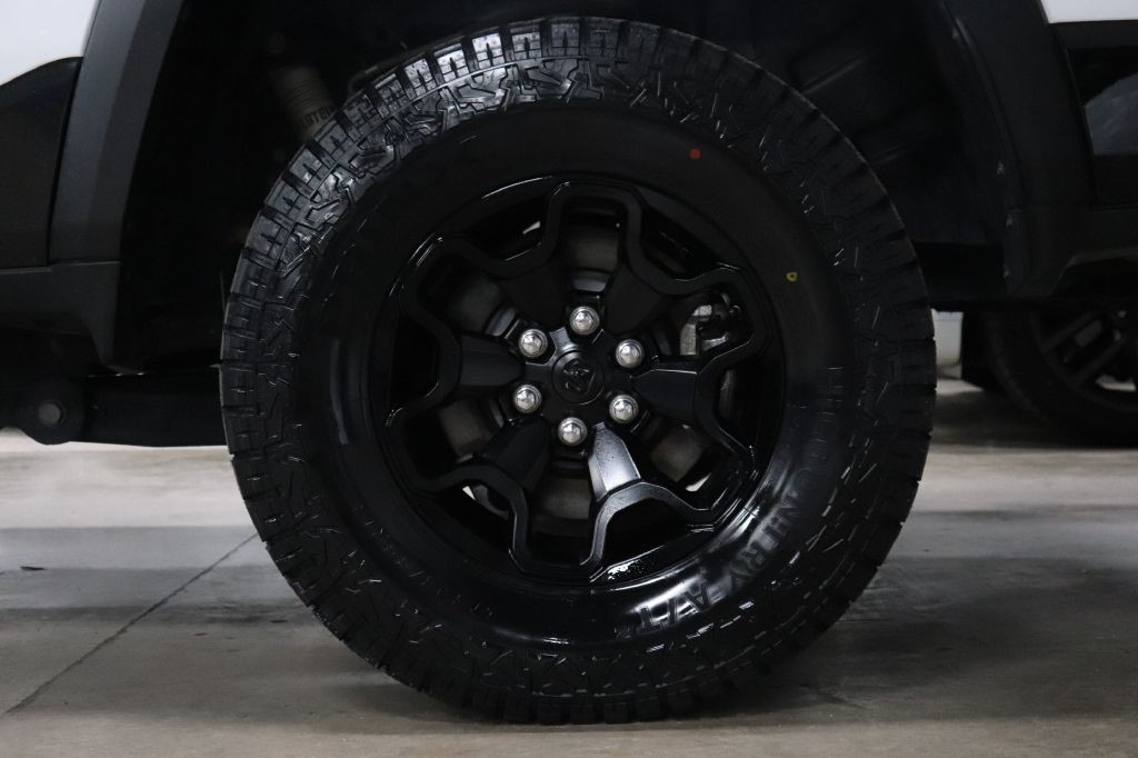 2022 RAM 1500 Image 32
