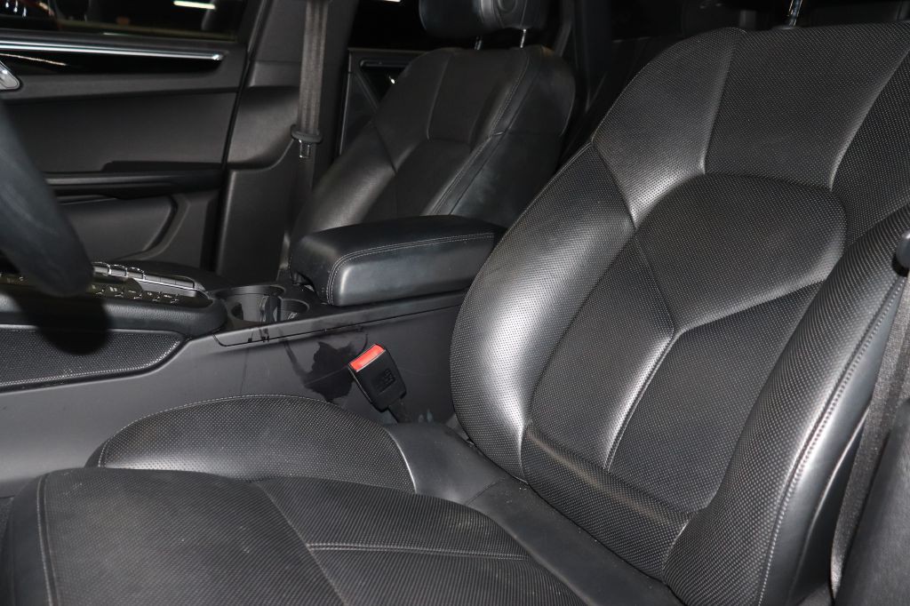 2018 Porsche Macan Image 11