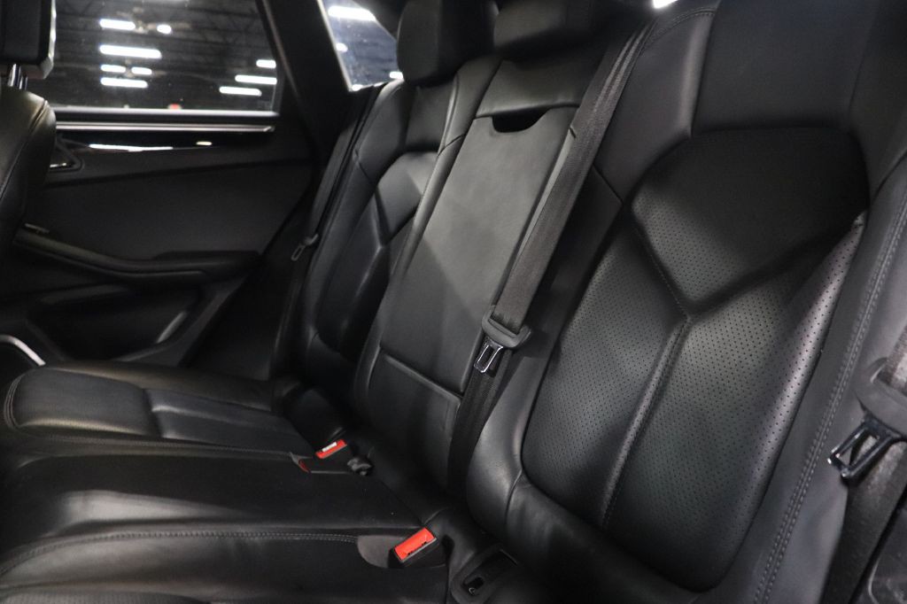 2018 Porsche Macan Image 20