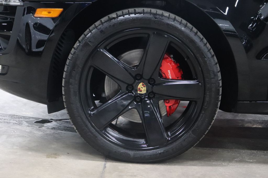 2018 Porsche Macan Image 27