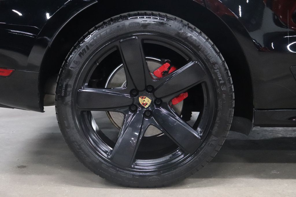 2018 Porsche Macan Image 29