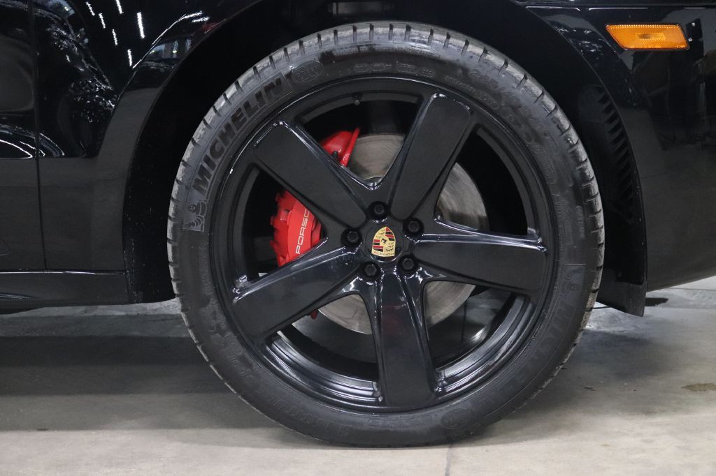 2018 Porsche Macan Image 30