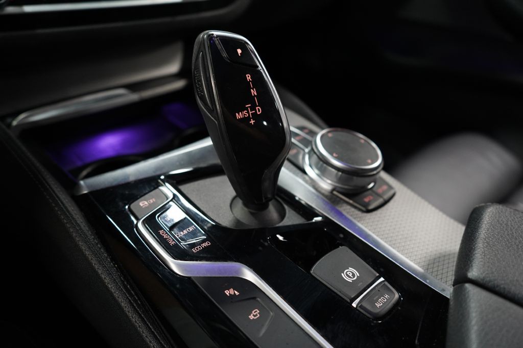 2019 BMW 5 Series Image 17