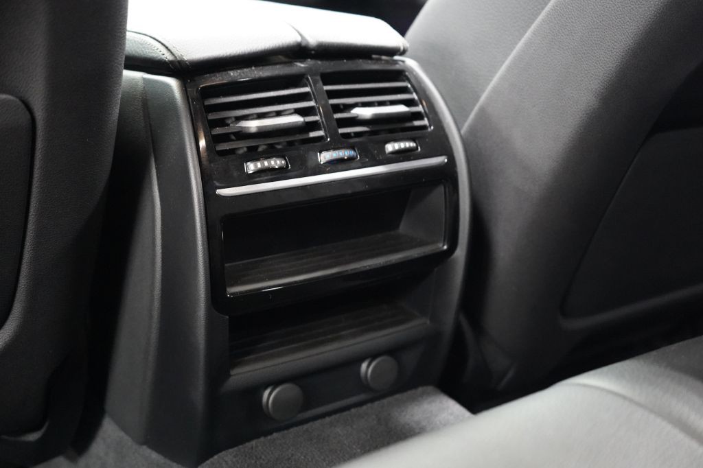 2019 BMW 5 Series Image 30
