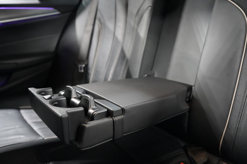 2019 BMW 5 Series Image 32