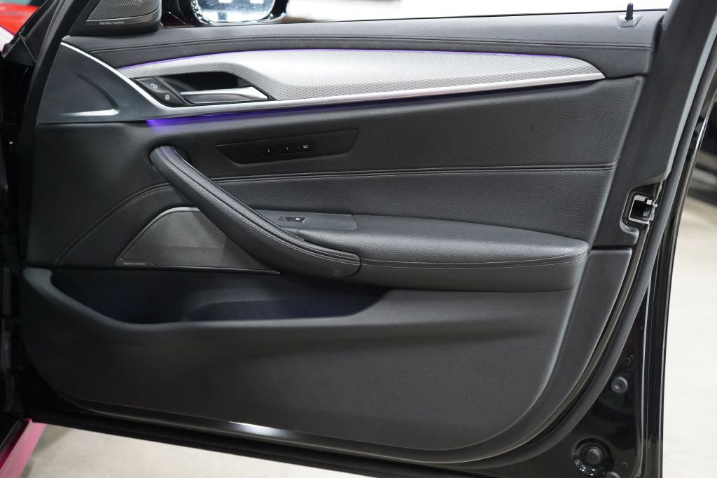 2019 BMW 5 Series Image 38