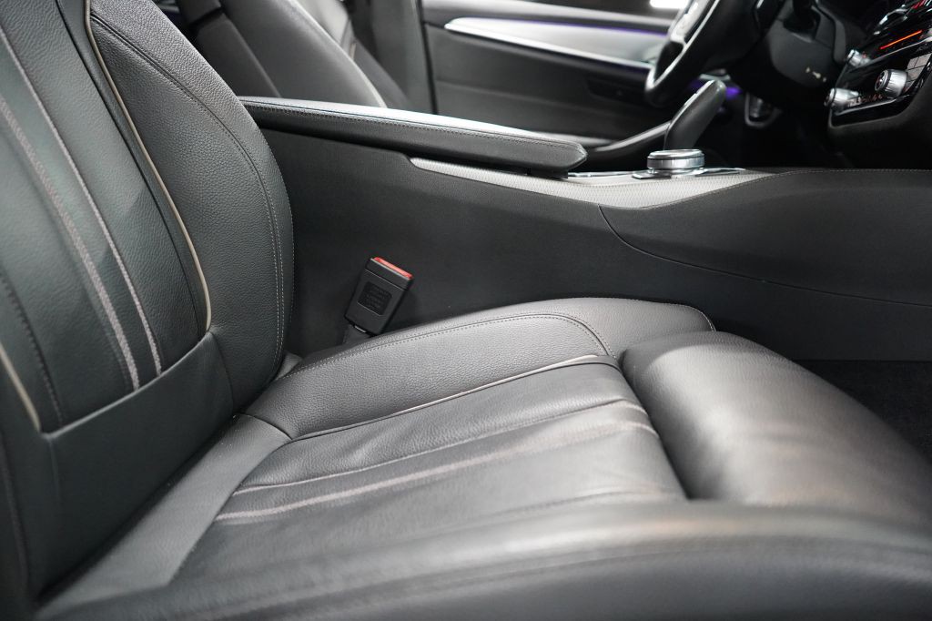 2019 BMW 5 Series Image 41