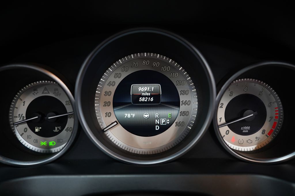 2016 Mercedes-Benz E-Class Image 21