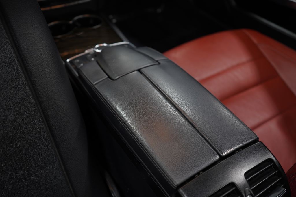 2016 Mercedes-Benz E-Class Image 26