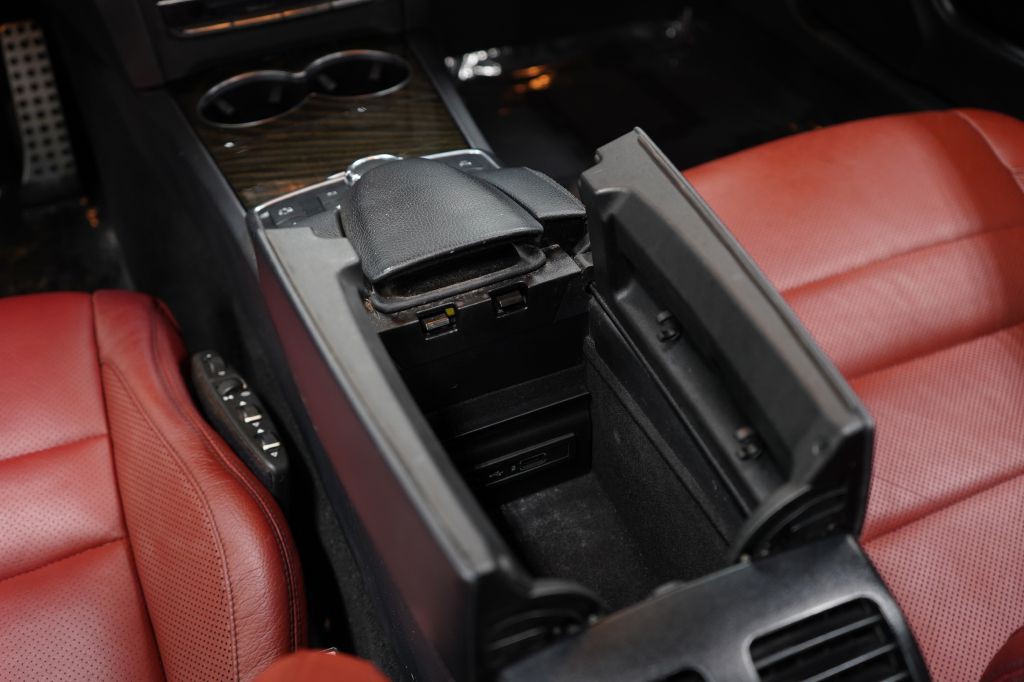 2016 Mercedes-Benz E-Class Image 27