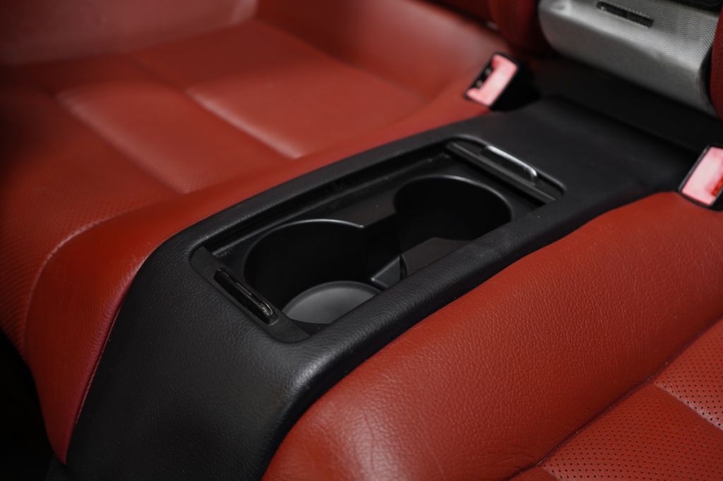 2016 Mercedes-Benz E-Class Image 36