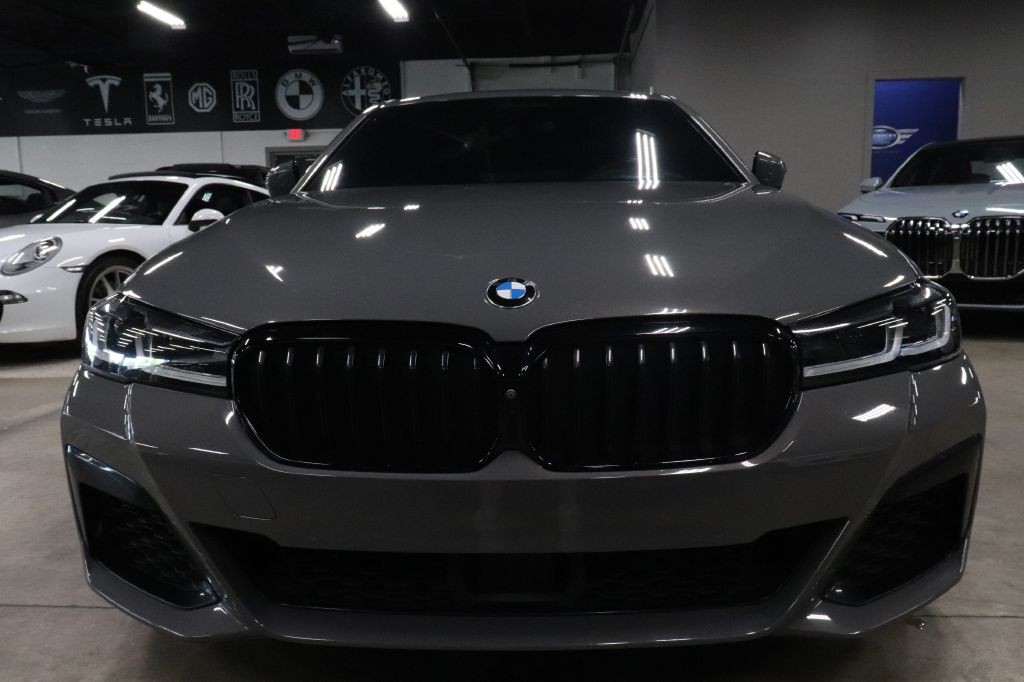 2022 BMW 5 Series Image 8