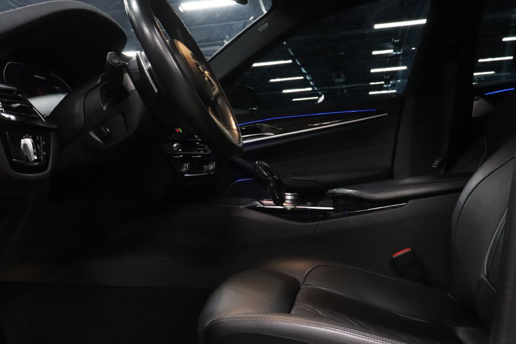2022 BMW 5 Series Image 10
