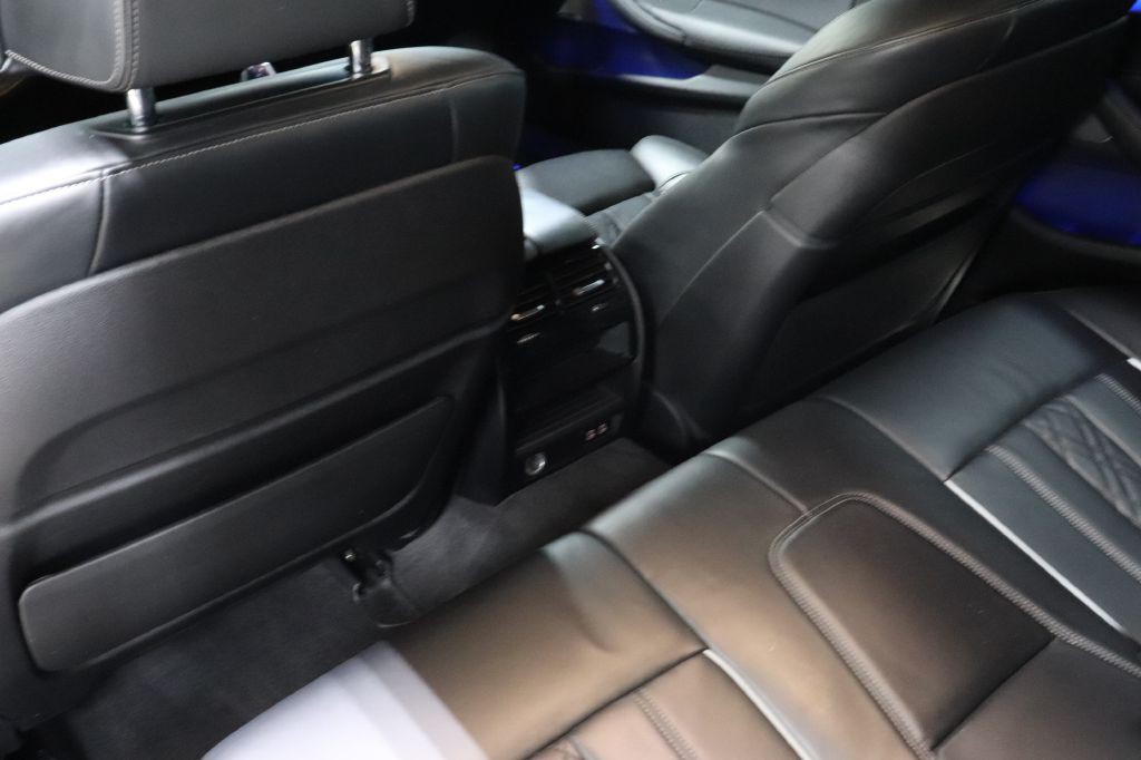 2022 BMW 5 Series Image 15