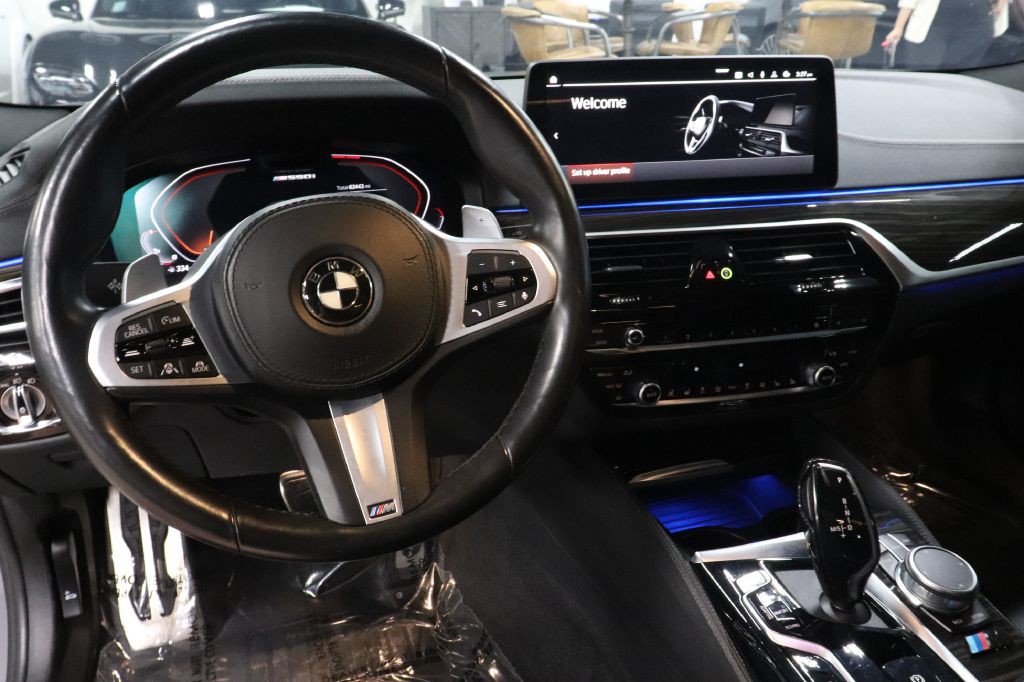 2022 BMW 5 Series Image 25