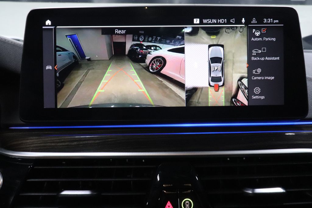 2022 BMW 5 Series Image 32