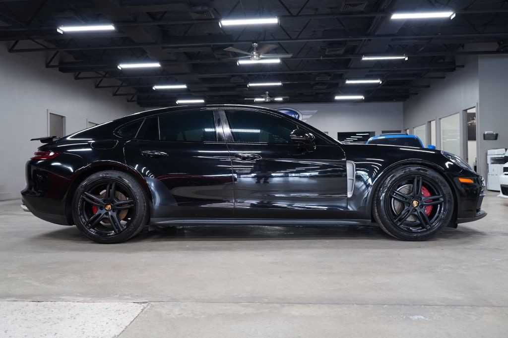 2018 Porsche Panamera Image 6