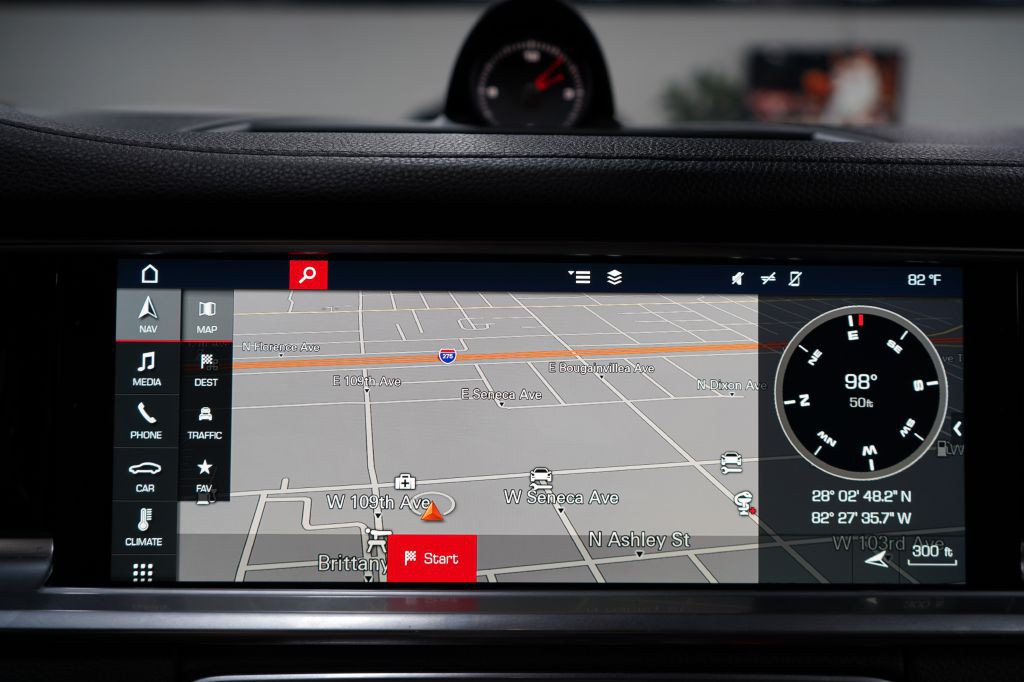 2018 Porsche Panamera Image 16