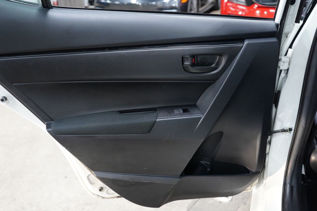 2018 Toyota Corolla Image 18