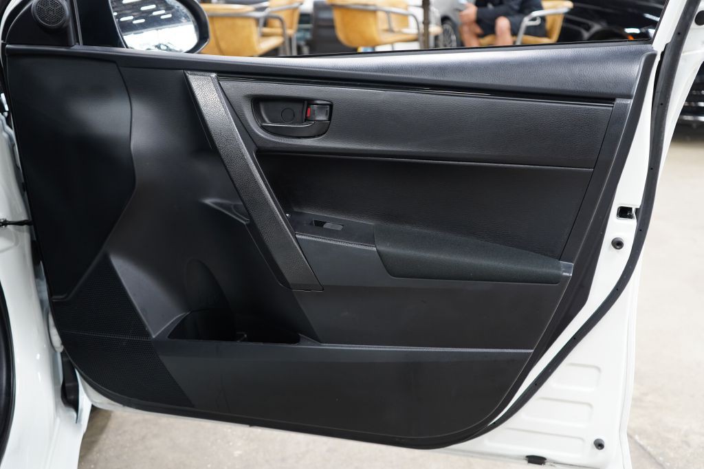 2018 Toyota Corolla Image 25