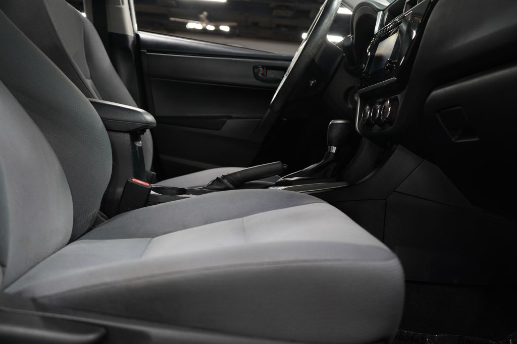 2018 Toyota Corolla Image 28