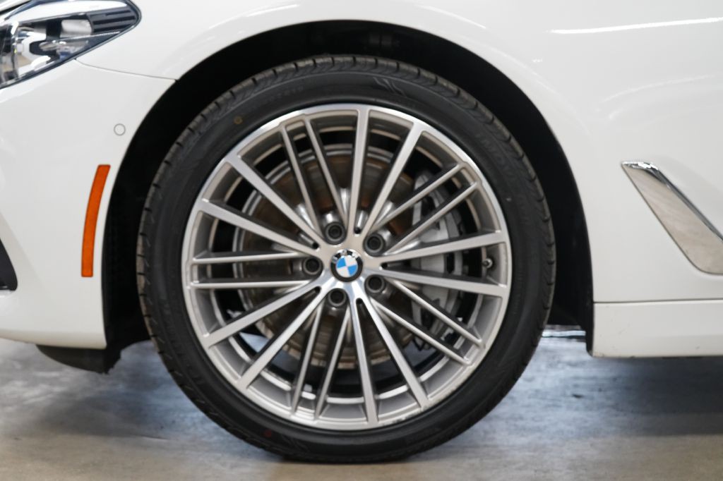 2020 BMW 5 Series Image 26