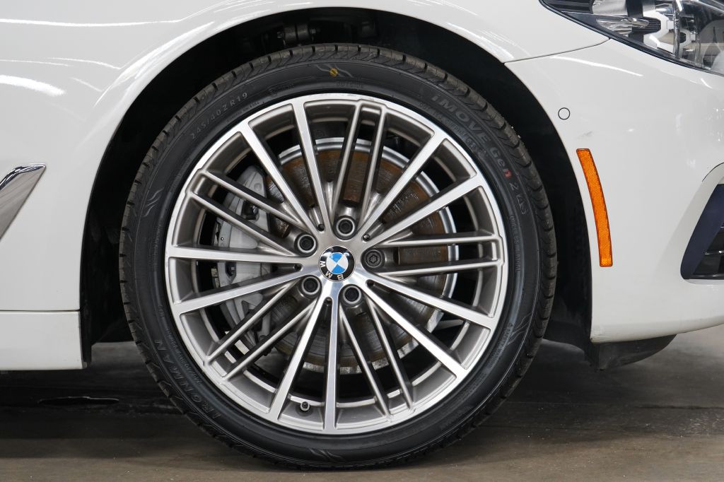 2020 BMW 5 Series Image 29