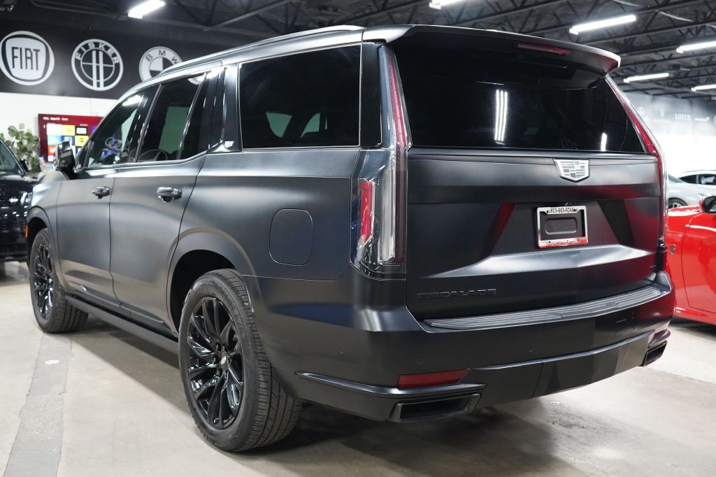 2021 Cadillac Escalade Image 3