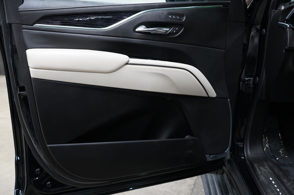 2021 Cadillac Escalade Image 9