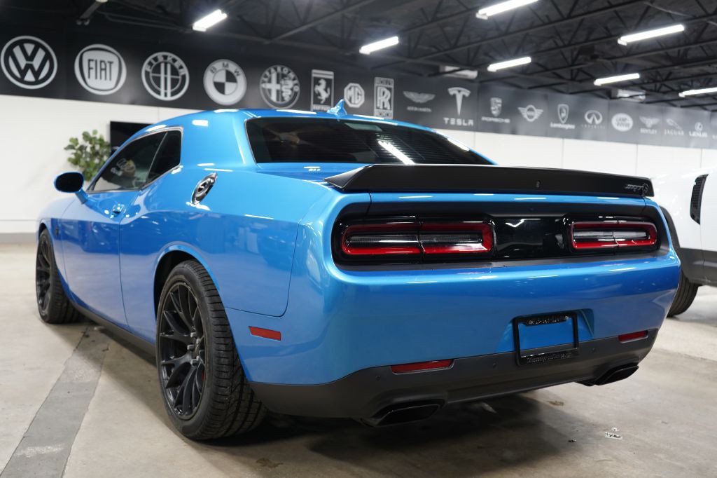 2016 Dodge Challenger Image 3