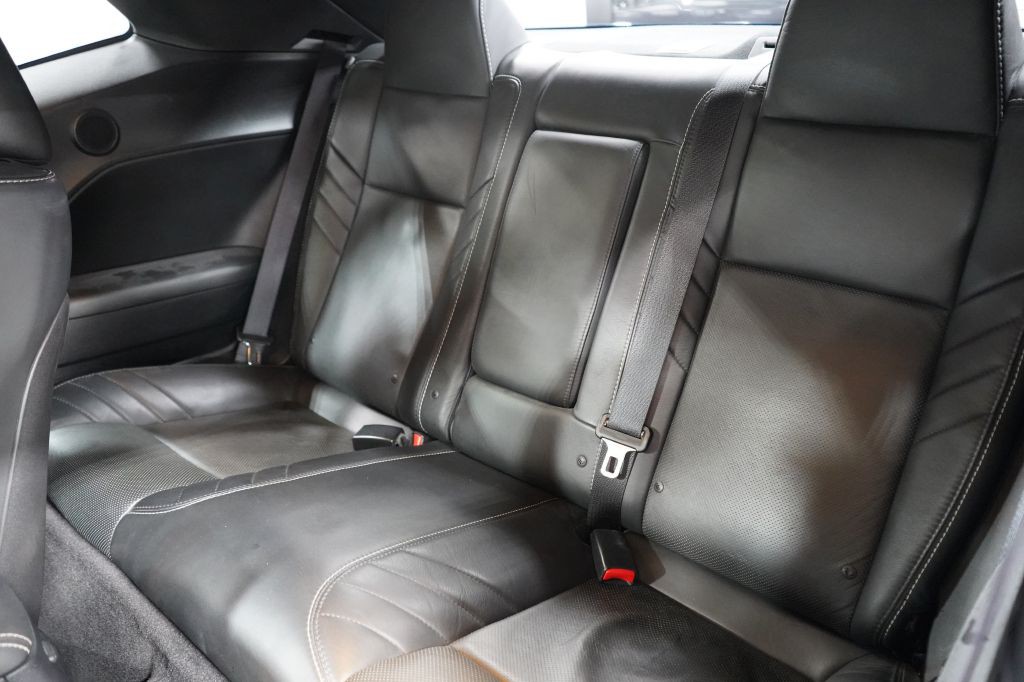 2016 Dodge Challenger Image 14