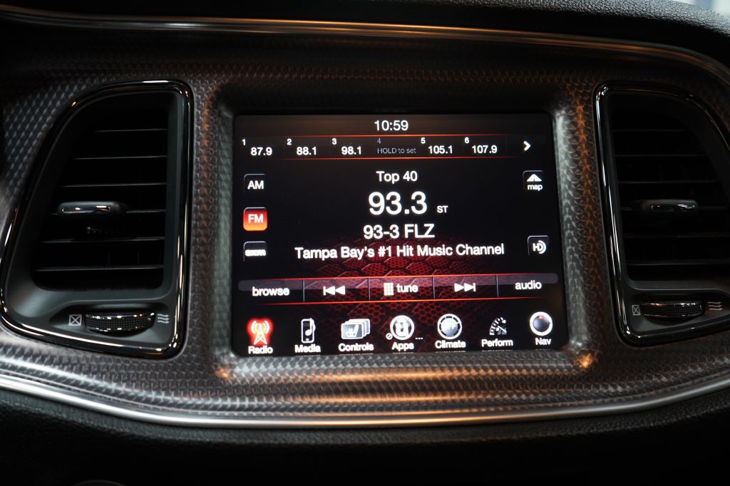 2016 Dodge Challenger Image 24