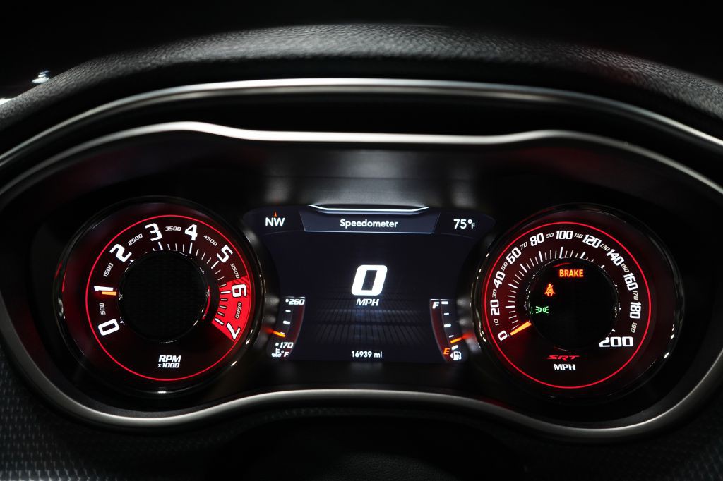 2016 Dodge Challenger Image 27