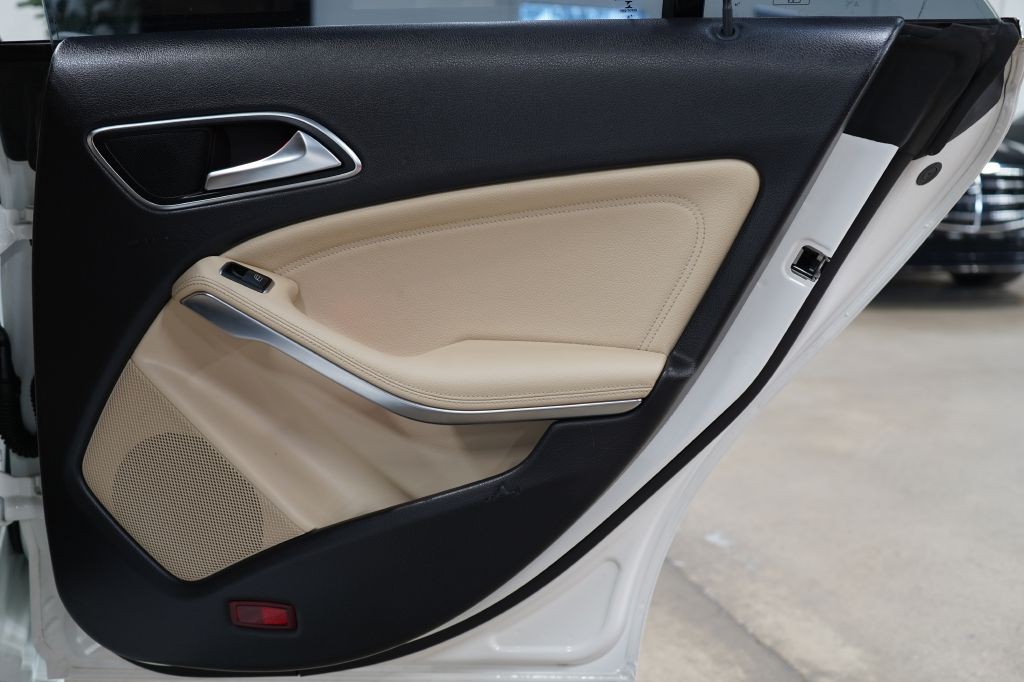 2019 Mercedes-Benz CLA-Class Image 18
