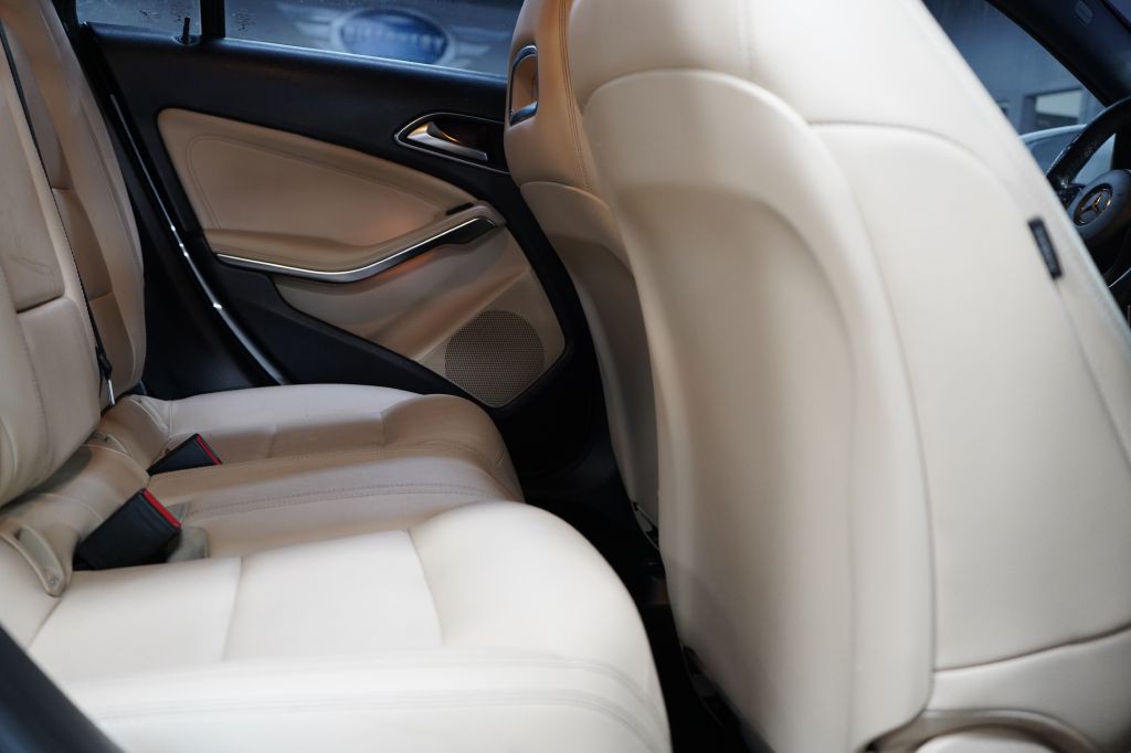 2019 Mercedes-Benz CLA-Class Image 19