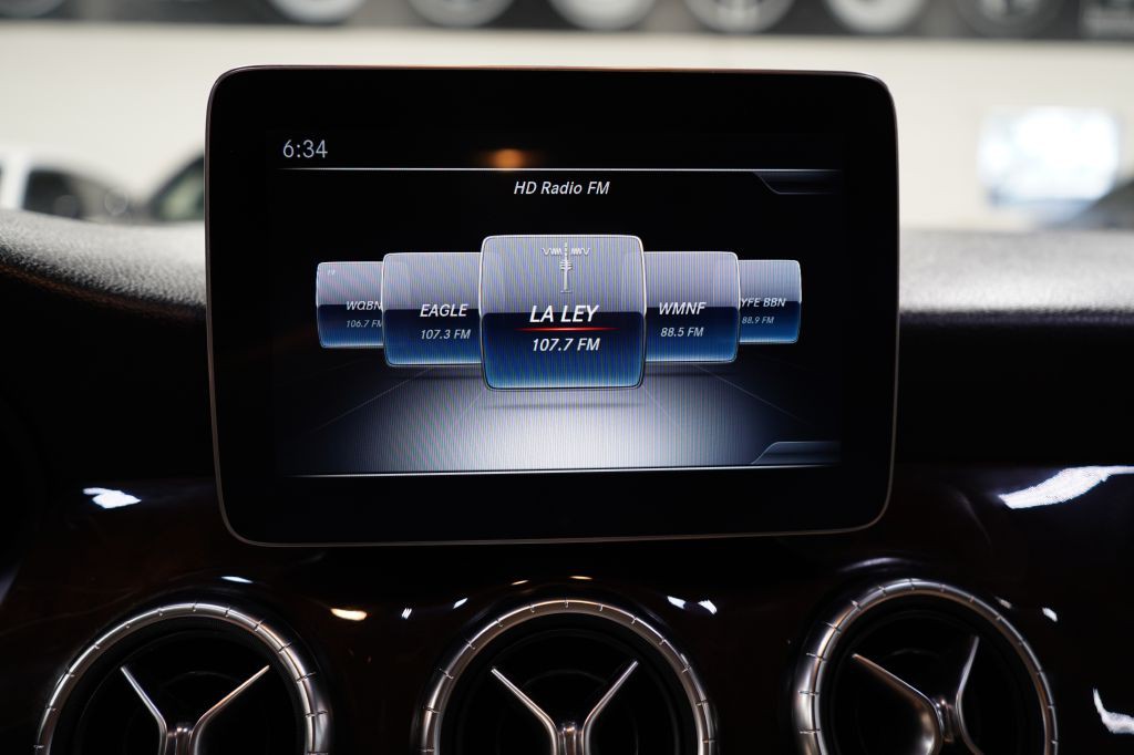 2019 Mercedes-Benz CLA-Class Image 30