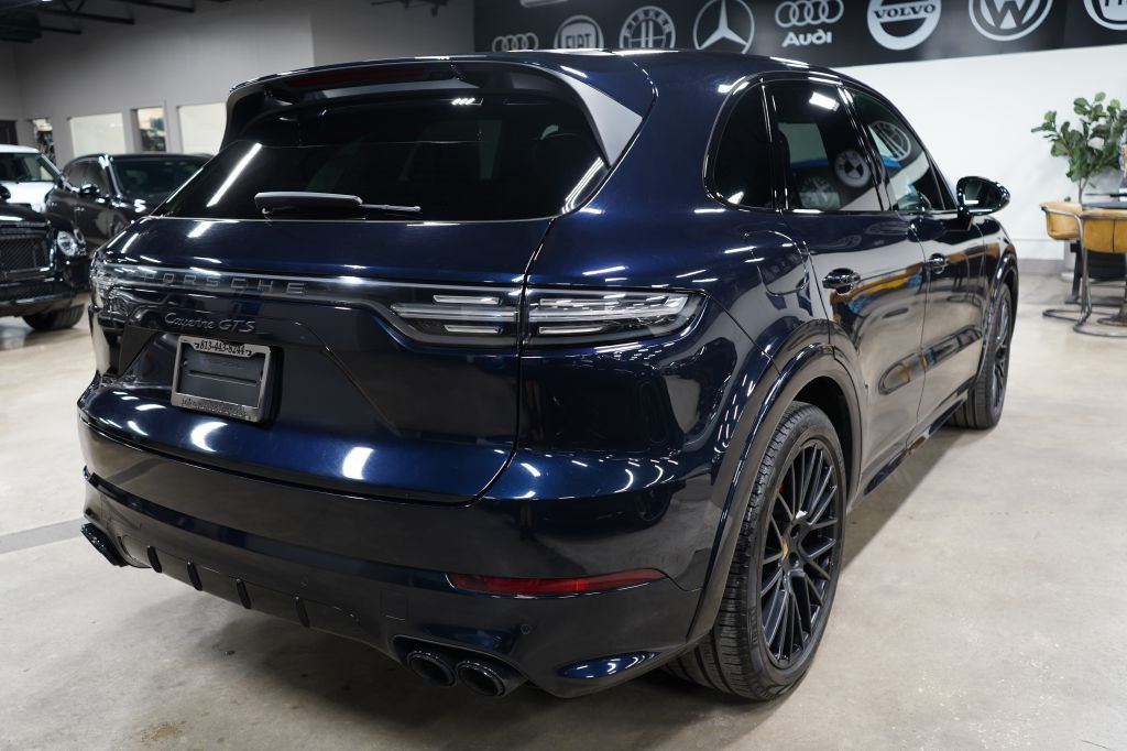 2023 Porsche Cayenne Image 5