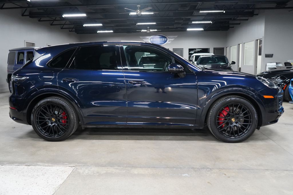 2023 Porsche Cayenne Image 6