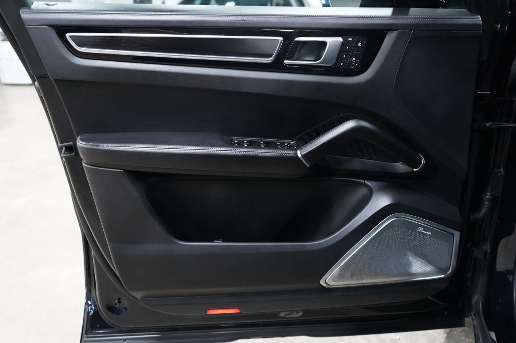 2023 Porsche Cayenne Image 9