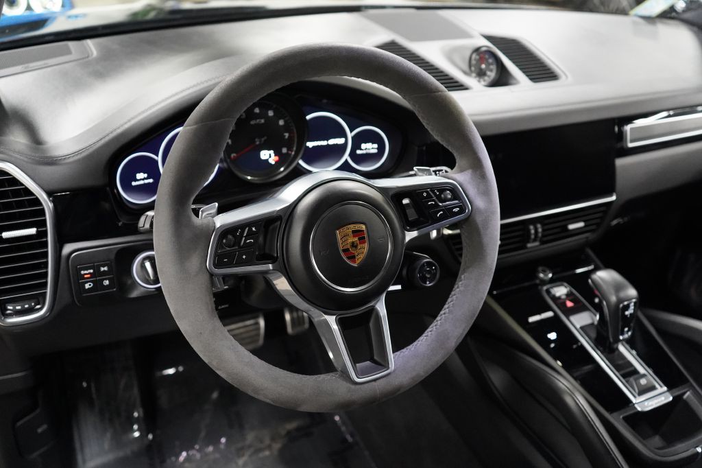 2023 Porsche Cayenne Image 10