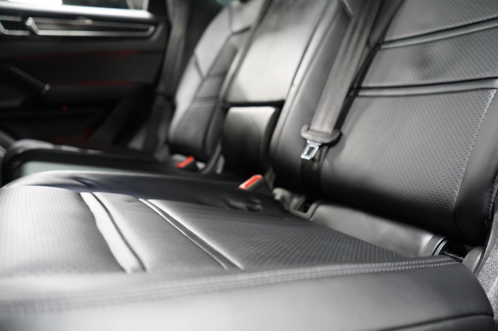 2023 Porsche Cayenne Image 23