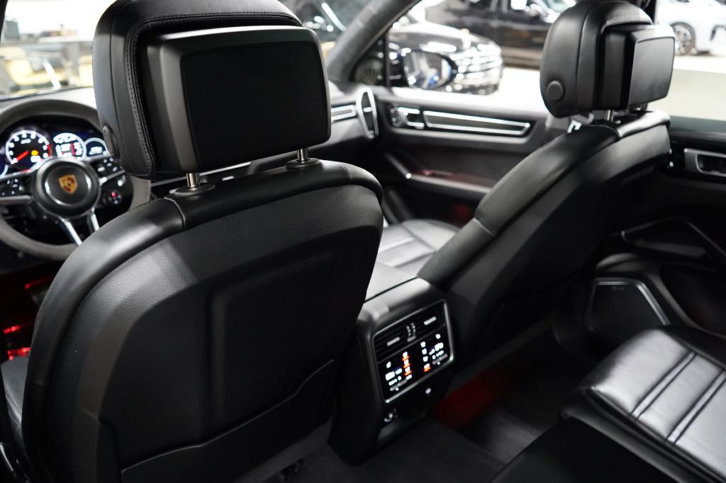 2023 Porsche Cayenne Image 25