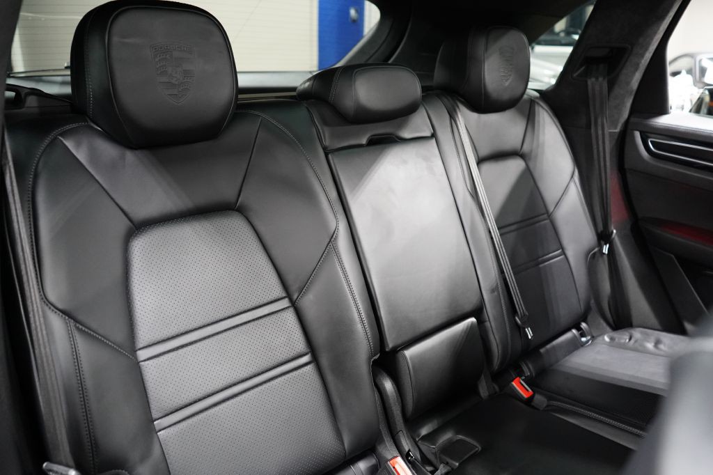 2023 Porsche Cayenne Image 30